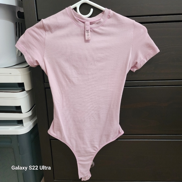 SKIMS Tops - Skims Orchid T-shirt Bodysuit XS